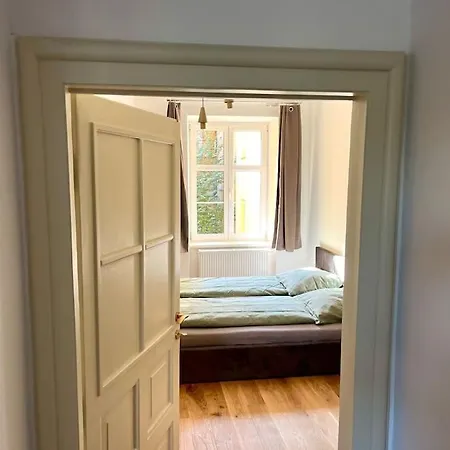Апартаменты Newly Reconstructed City Center Flat - 3 Bedrooms